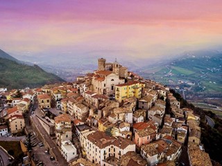 Rustico in Vendita a Abbateggio, 65'000€, 190 m²