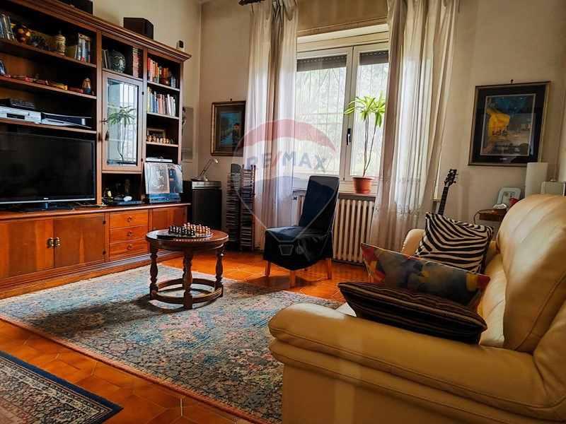 Appartamento in Vendita a Alessandria, 125'000€, 171 m²