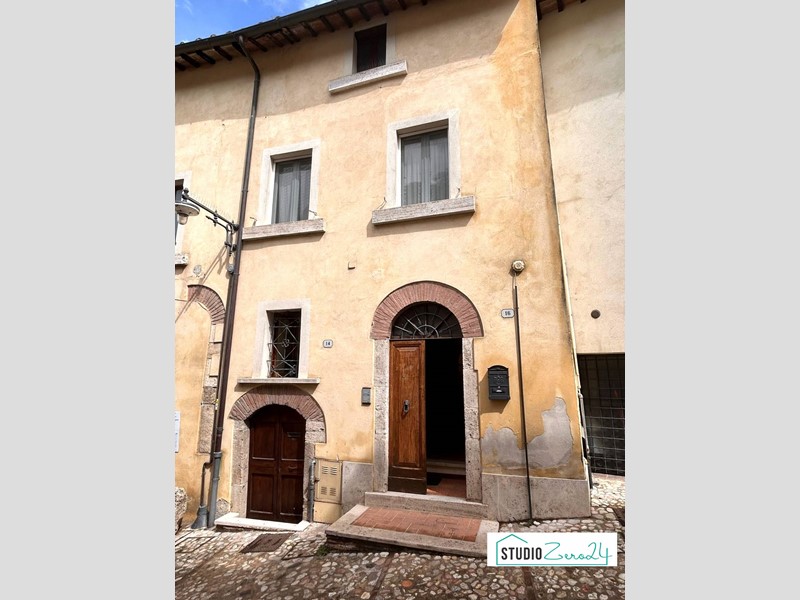 Trilocale in Affitto a Amelia, 450€, 59 m²