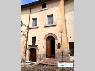 Trilocale in Affitto a Amelia, 450€, 59 m²