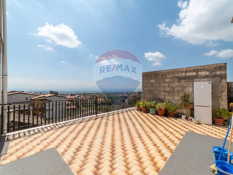 Appartamento in Vendita a Belpasso, 99'000€, 130 m²