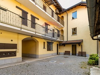 Quadrilocale in Vendita a Tradate, 169'000€, 140 m²
