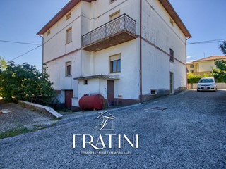 Casa Indipendente in Vendita a Sant'Egidio alla Vibrata, 130'000€, 371 m²