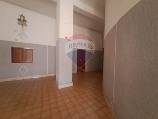 Trilocale in Vendita a Siracusa, 35'000€, 137 m²