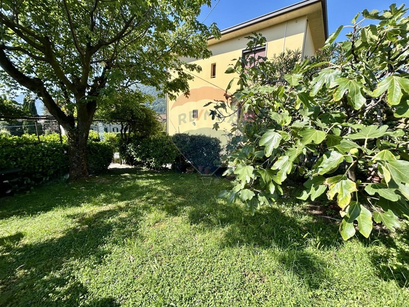 Bilocale in Vendita a Solto Collina, 100'000€, 65 m²