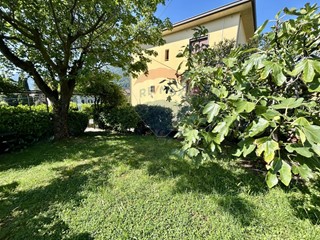 Bilocale in Vendita a Solto Collina, 100'000€, 65 m²