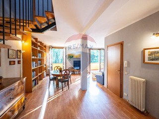 Casa Semi Indipendente in Vendita a Rio Saliceto, 338'000€, 300 m²