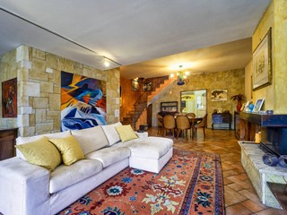 Villetta a schiera in Vendita a Roma, 420'000€, 195 m²