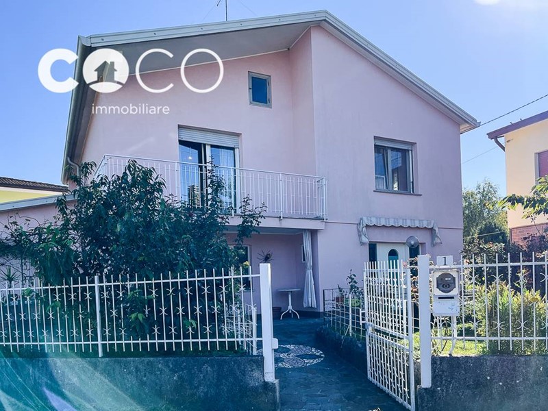 Villa in Vendita a Ronchi dei Legionari, 215'000€, 130 m²