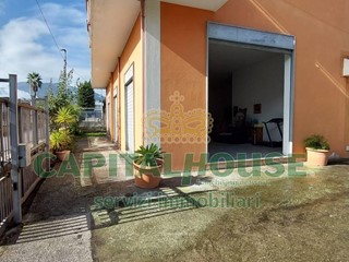 Magazzino in Affitto a San Gennaro Vesuviano, 500€, 120 m²