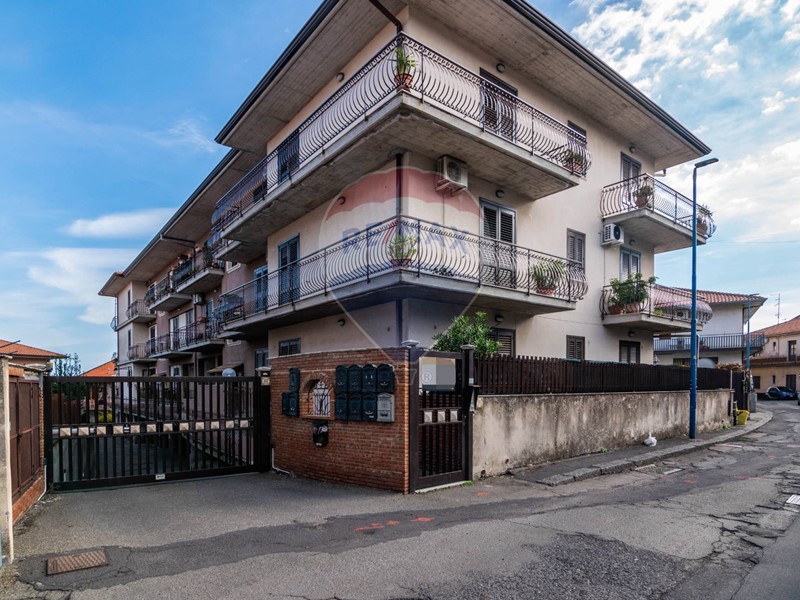 Quadrilocale in Vendita a Pedara, 129'000€, 94 m²