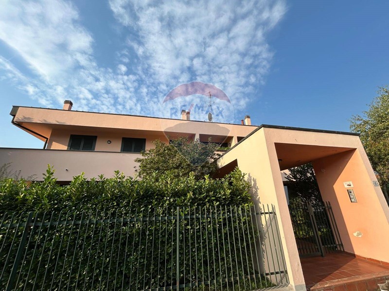 Trilocale in Vendita a Pogliano Milanese, 230'000€, 110 m²