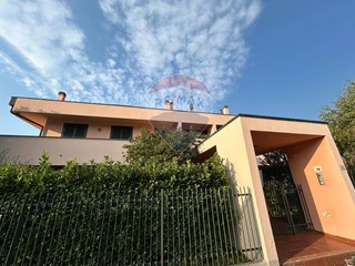 Trilocale in Vendita a Pogliano Milanese, 230'000€, 110 m²