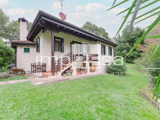 Casa Indipendente in Vendita a Crocetta del Montello, 375'000€, 244 m²