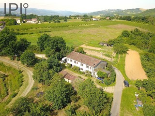 Rustico in Vendita a Bistagno, 150'000€, 300 m²
