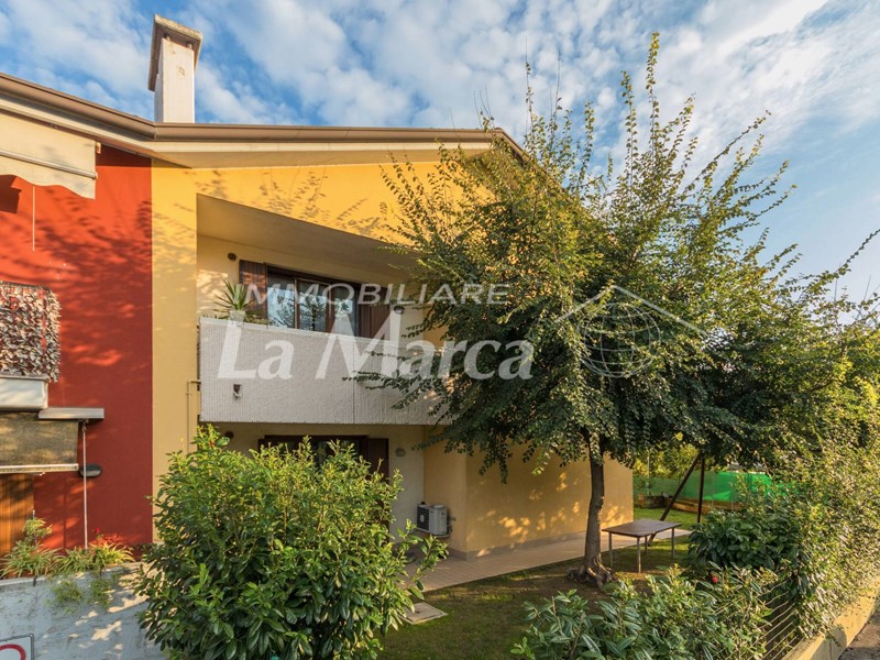 Trilocale in Vendita a Casier, 179'000€, 82 m²