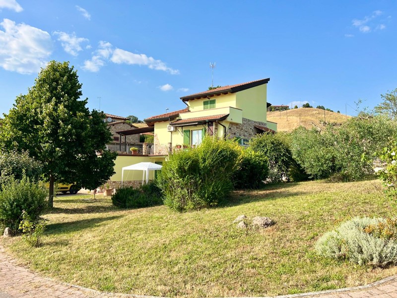Appartamento in Vendita a Castelnuovo Berardenga, 499'000€, 387 m²
