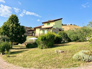 Appartamento in Vendita a Castelnuovo Berardenga, 499'000€, 387 m²