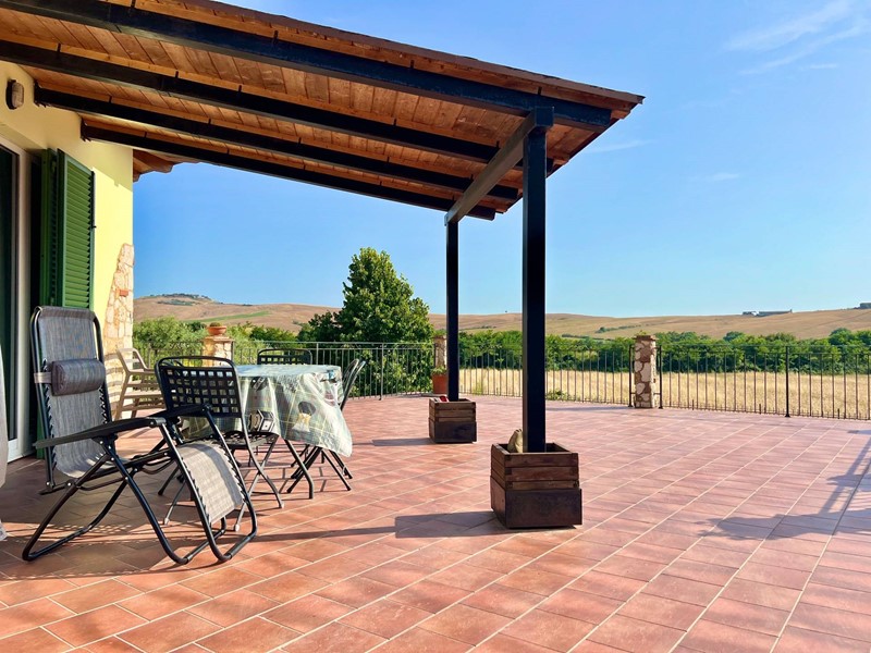 Villa in Vendita a Castelnuovo Berardenga, 499'000€, 387 m²