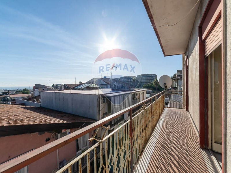 Appartamento in Vendita a Catania, 88'000&euro;, 130 m²