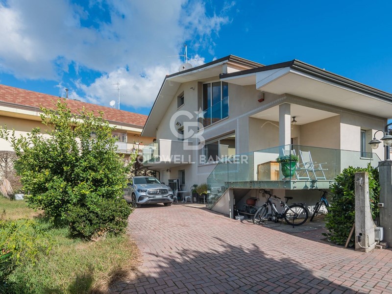 Villa in Vendita a Cesenatico, 590'000&euro;, 275 m²