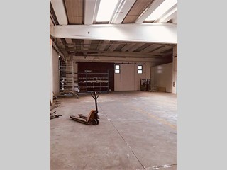 Capannone in Affitto a Ferrara, 1'600€, 545 m²