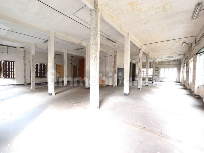 Laboratorio in Vendita a Genova, 160'000€, 500 m²