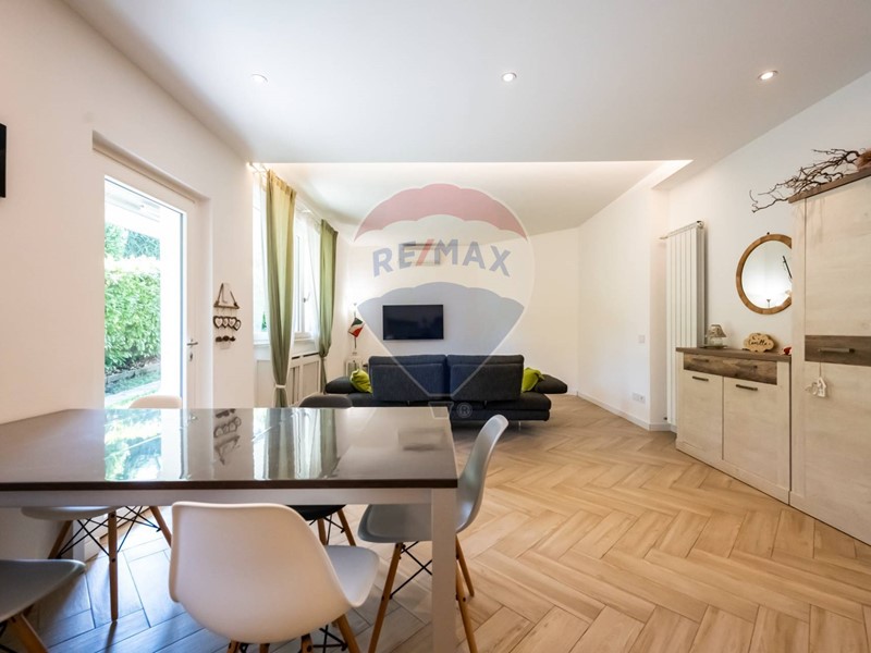 Bilocale in Vendita a Lozza, 195'000€, 92 m²