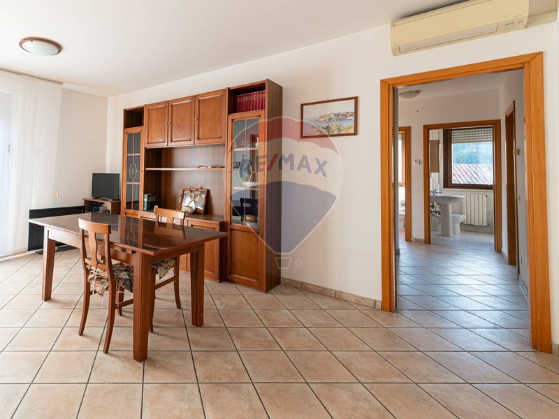 Appartamento in Vendita a Jesi, 145'000€, 96 m²