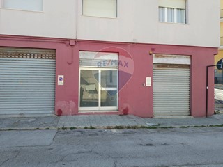 Magazzino in Vendita a Falconara Marittima, 18'000€, 30 m²