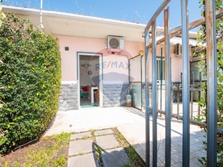 Villetta a schiera in Affitto a Mascali, 450€, 50 m²