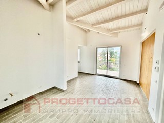 Trilocale in Vendita a Nereto, 142'000€, 90 m²