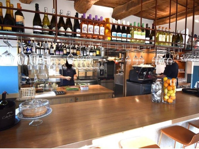 Attività commerciale in Vendita a Laveno Mombello, 500'000€, 130 m²