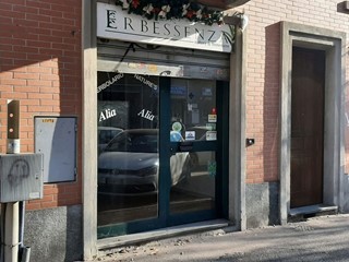 Negozio in Affitto a Moncalieri, 375€, 40 m²