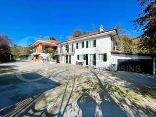 Casa Indipendente in Vendita a Bra, 148'000€, 150 m²
