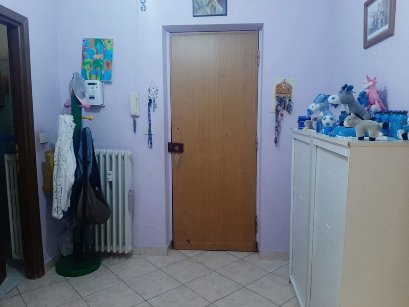 Appartamento in Vendita a Nichelino, 75'000€, 85 m²