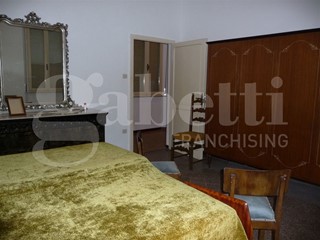 Appartamento in Vendita a Massa Marittima, 69'000€, 120 m², arredato