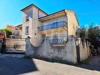 Appartamento in Affitto a Marano Marchesato, 400&euro;, 165 m²