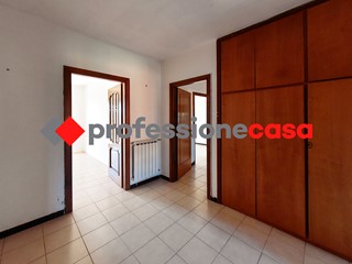 Quadrilocale in Vendita a San Nicola la Strada, 155'000€, 140 m²