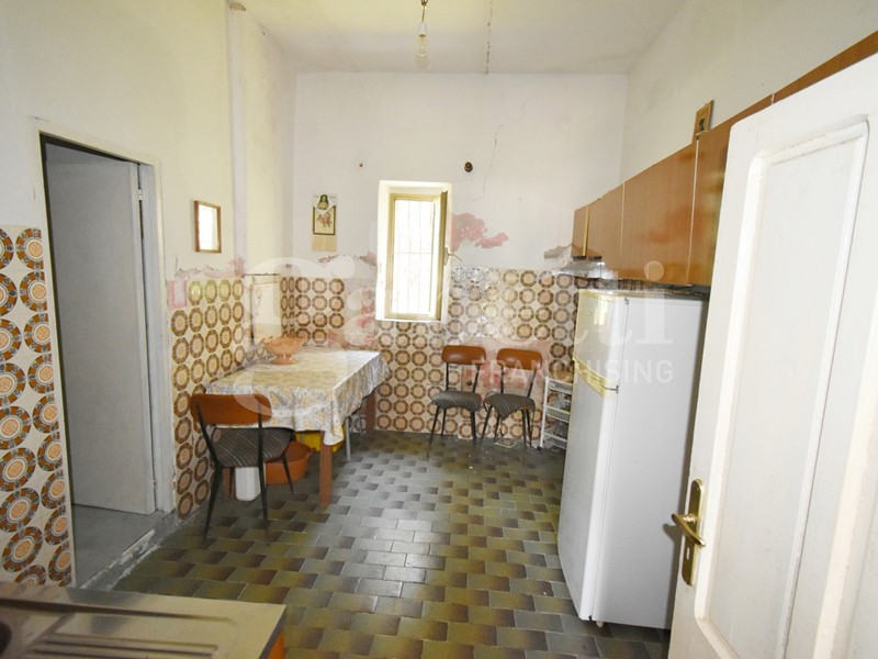 Casa Indipendente in Vendita a Monti, 99'000€, 117 m²