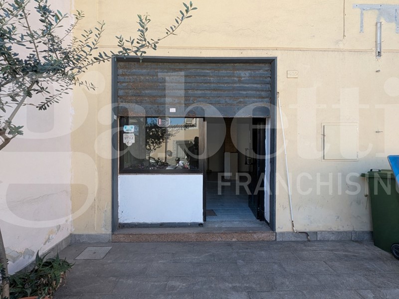 Negozio in Affitto a Monte di Procida, 590€, 60 m²