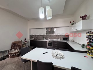 Appartamento in Vendita a Taranto, 225'000&euro;, 200 m²