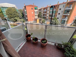 Bilocale in Vendita a Milano, 245'000€, 73 m²