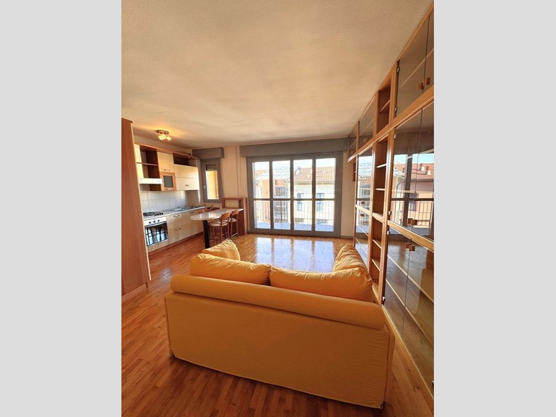 Bilocale in Vendita a Legnano, 149'000€, 68 m²