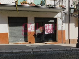 Negozio in Vendita a Venafro, 37'000&euro;, 38 m²