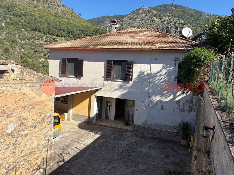 Casa Indipendente in Vendita a Monte San Biagio, 169'000€, 175 m², arredato