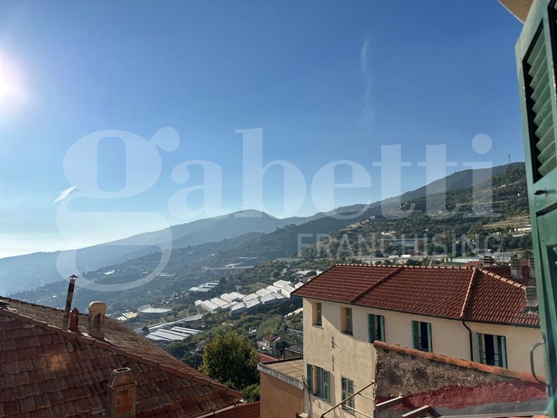 Bilocale in Vendita a Sanremo, 89'000€, 45 m², arredato