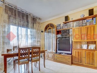 Trilocale in Vendita a Cuggiono, 140'000€, 80 m², arredato