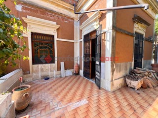 Villa in Vendita a Catania, 350'000&euro;, 150 m²