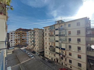 Appartamento in Affitto a Palermo, 980€, 212 m²